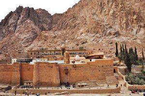 Полный вид Синайского монастыря